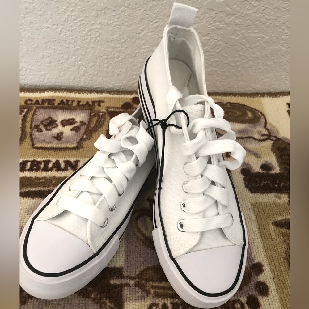 Men’s Low Top Canvas Walking Shoes - White - Size 5